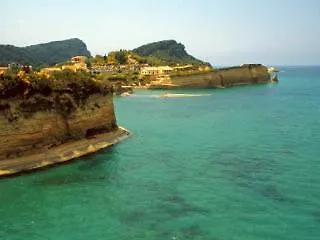 Christakis 2*
